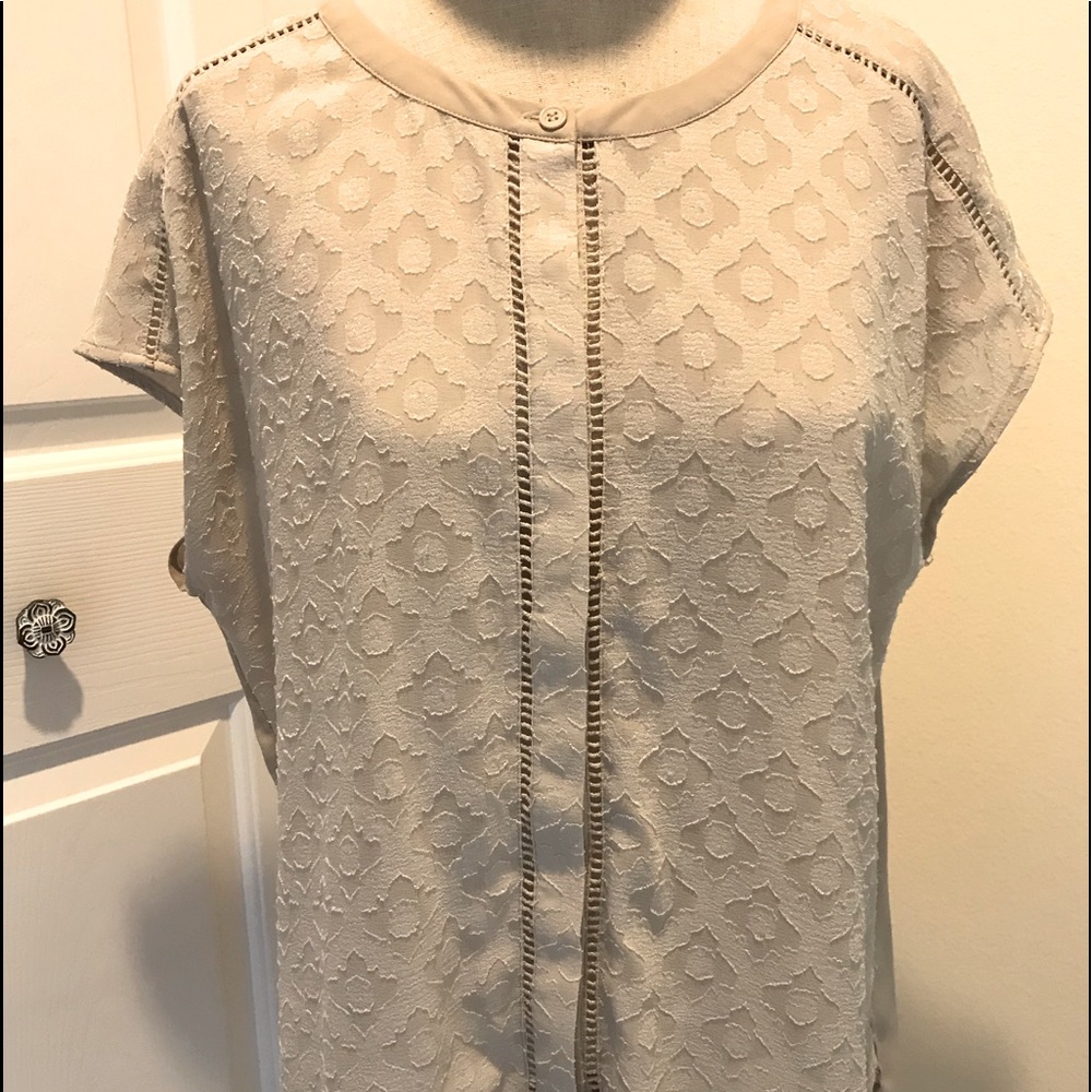 Chico’s Textured Short Sleeve Summer Button Front Top